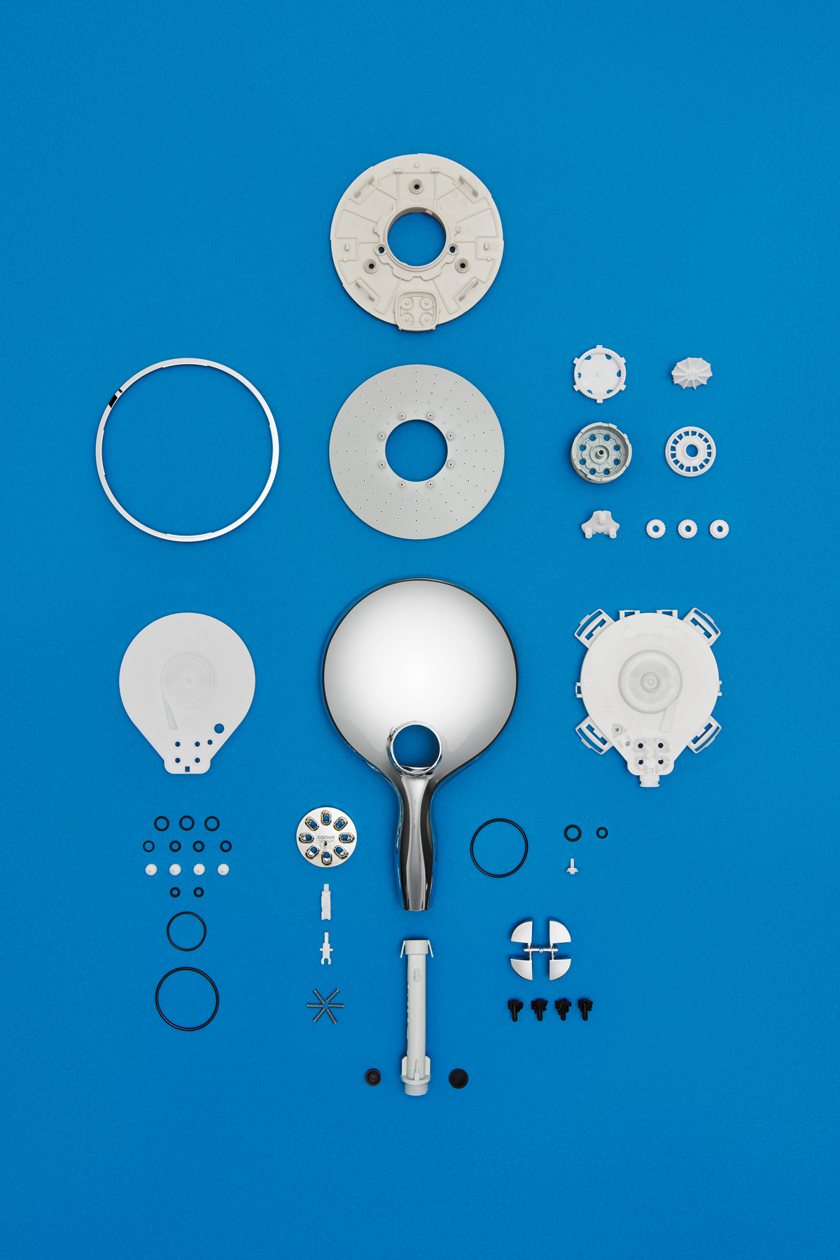 faible-creative-grohe-magazine-rainshower-kopfbrause-bauteile-foto-ramon-haindl