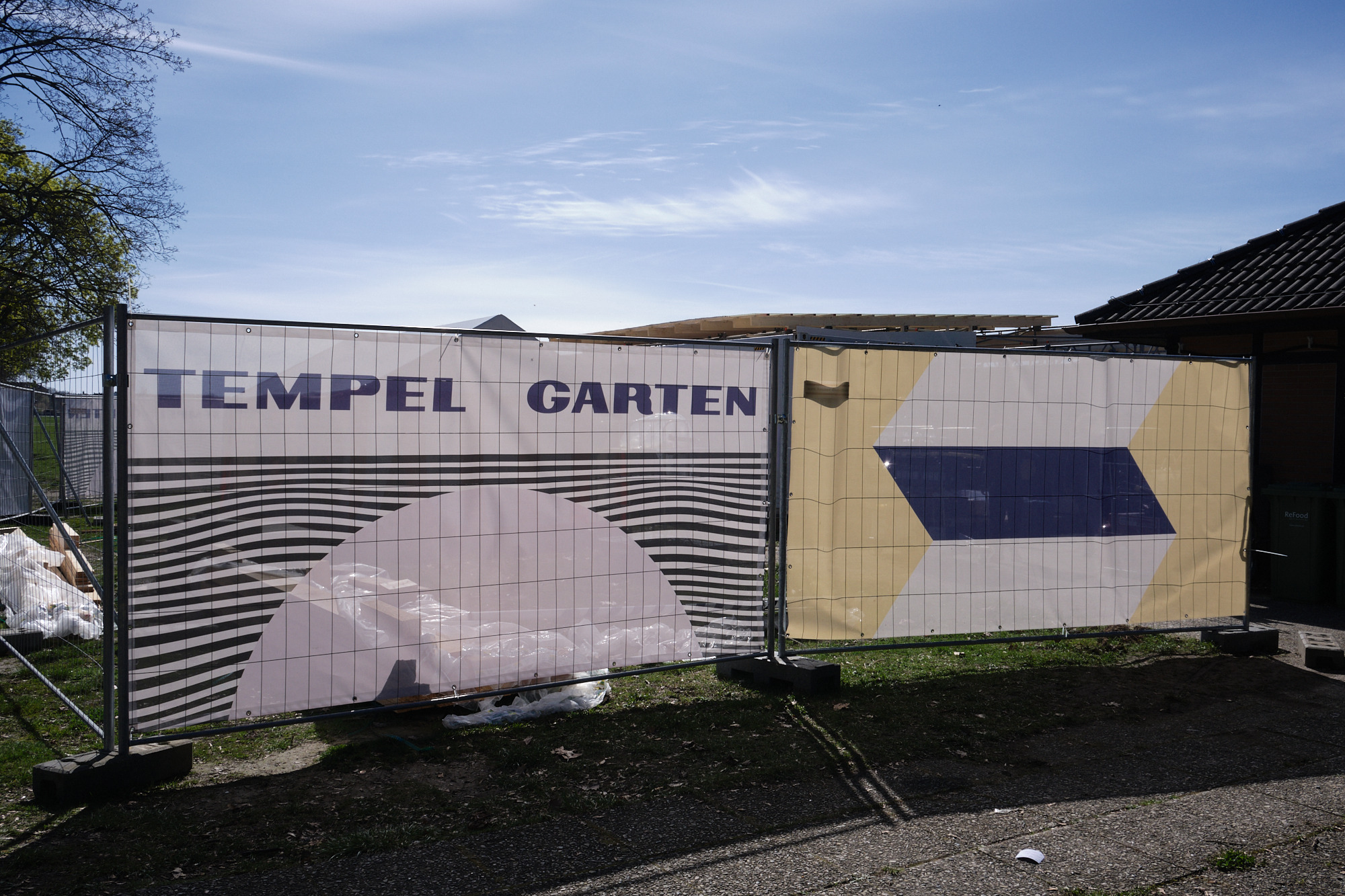 faible-creative-tempelgarten-branding-site-hoarding-02