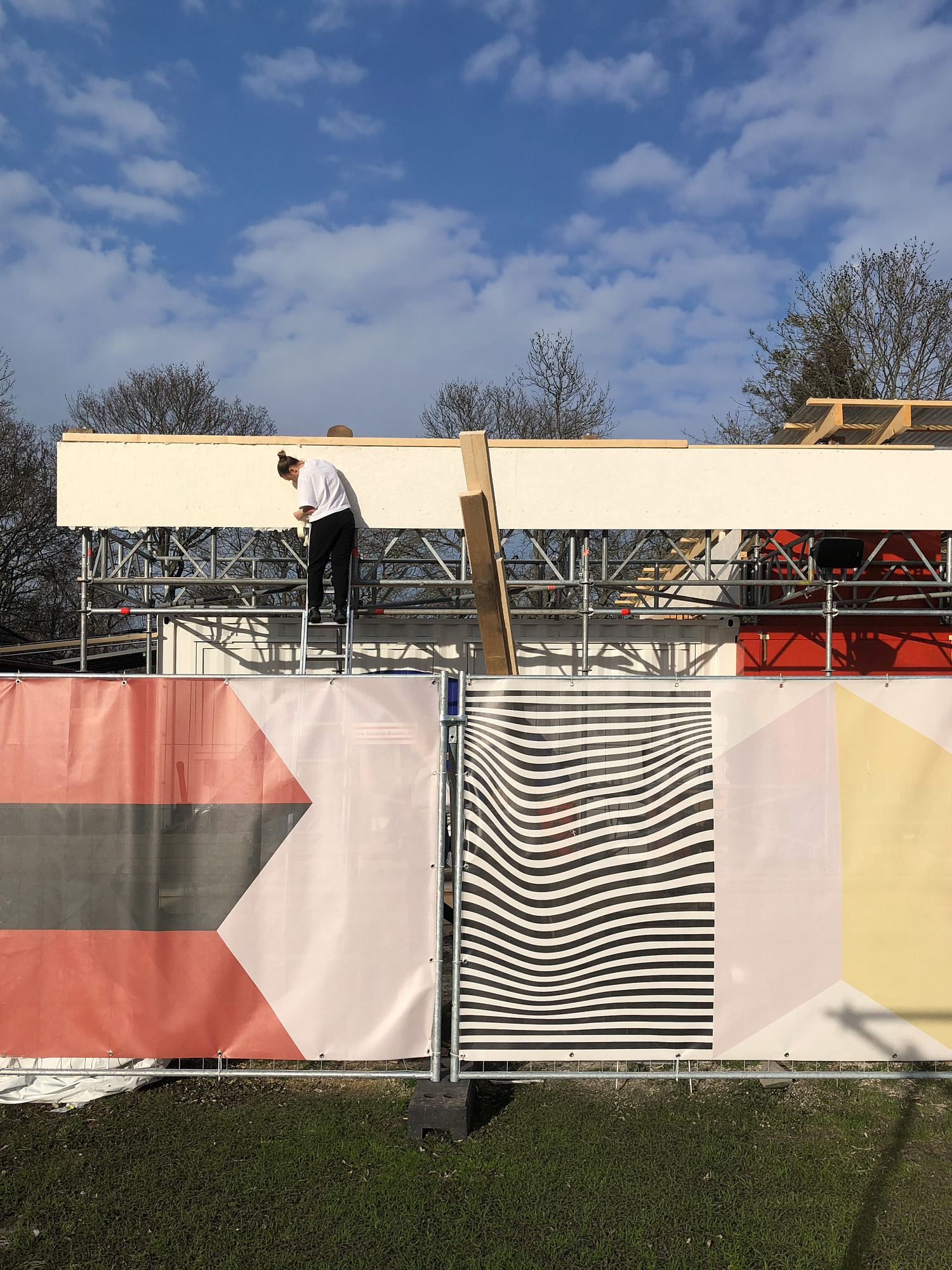 faible-creative-tempelgarten-branding-site-hoarding